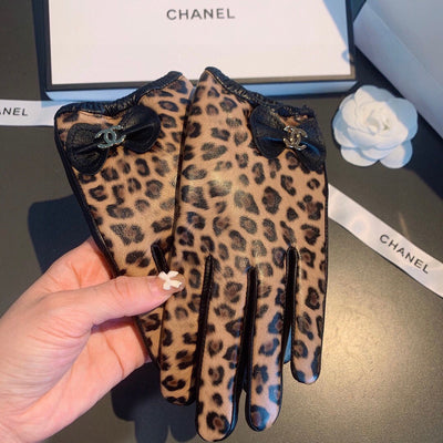 C   Leopard Ribbon Gloves