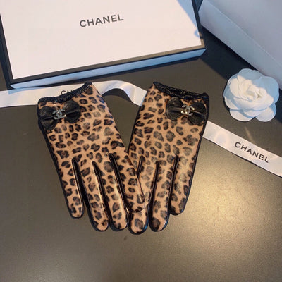 C   Leopard Ribbon Gloves