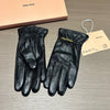 M   Fashion Gloves