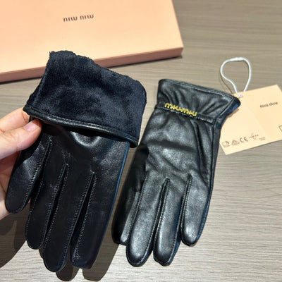 M   Fashion Gloves