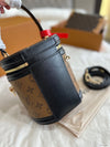 LO* fortune bucket bag