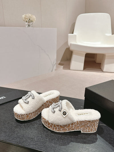 Pink Fur Slippers Chanel VIP1:1