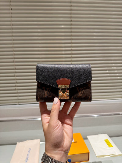 L   New Wallet