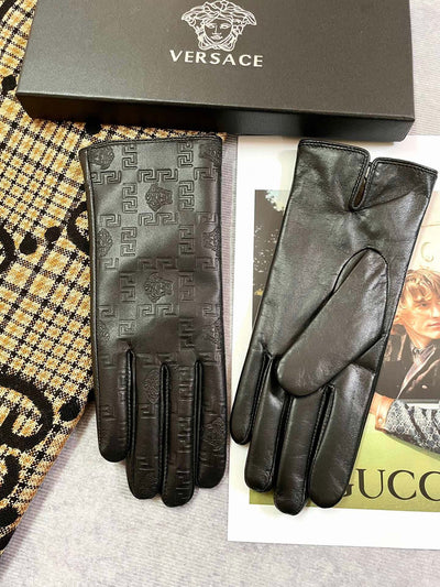 V  new autumn and winter gloves