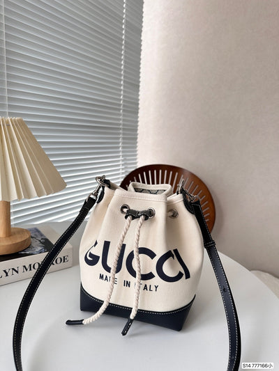 C 24 new bucket bag