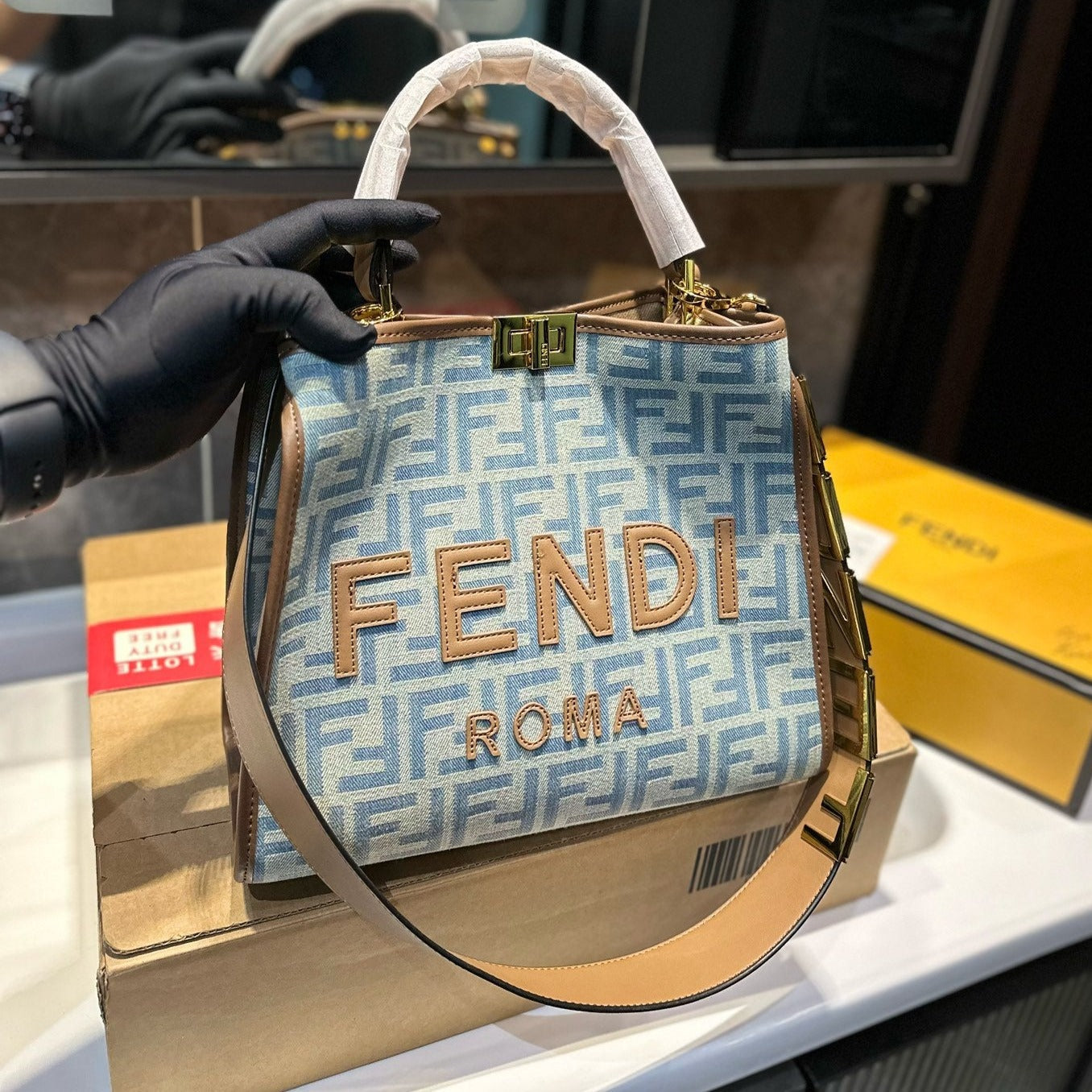 Kitten bag 24SS Fendi 07