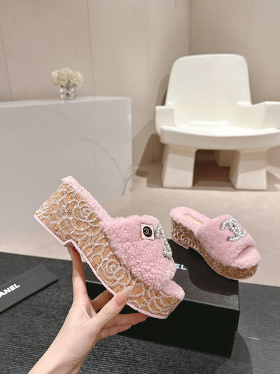 Pink Fur Slippers Chanel VIP1:1