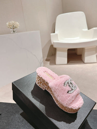 Pink Fur Slippers Chanel VIP1:1