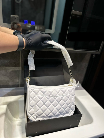 White Hobo Bag Chanel Diamond